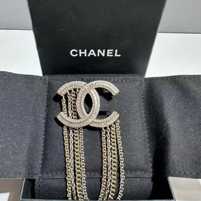 Chanel CC Logo Silver Chain Necklace Crystal Embellished
