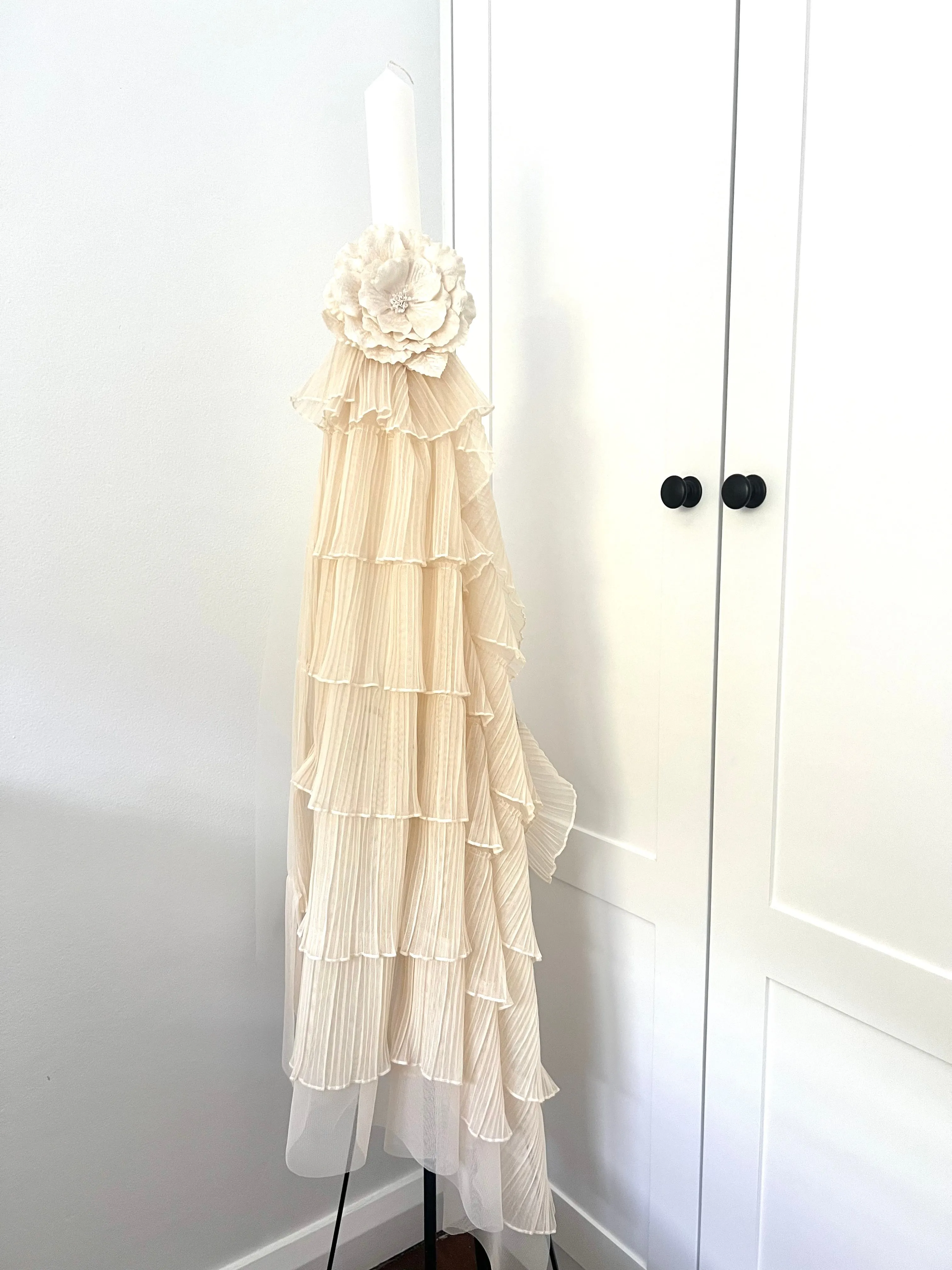 RUFFLED CANDLE